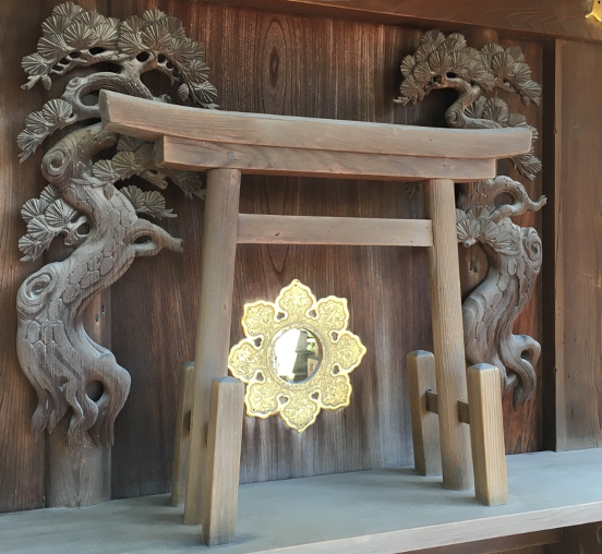 The presence of God, the sense of I, Yato no Kagami, eight-sided mirror at the Sumiyoshu shrine, Osaka